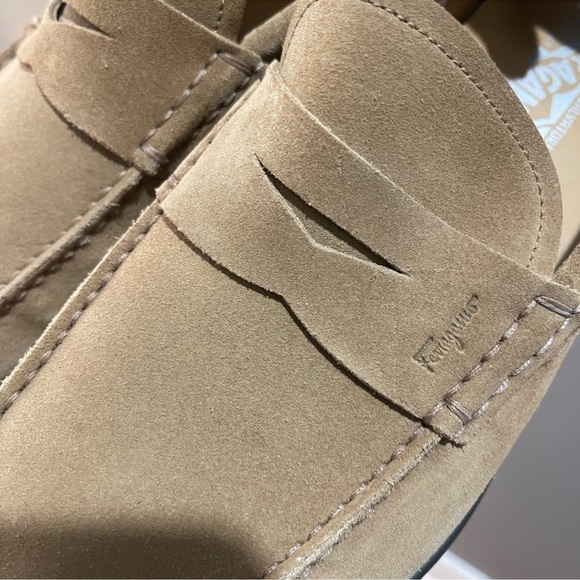 Salvatore Ferragamo FERRO2 Penny Loafers Suede Beige Sz 9 - Picture 12 of 14